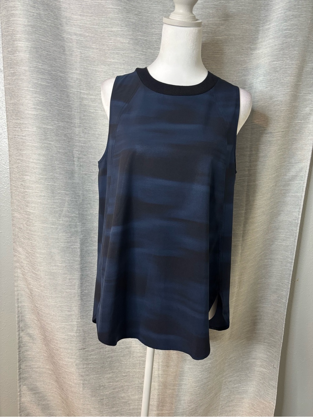 Athleta Navy and Black Sleeveless Crewneck Tank